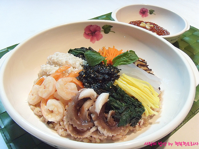5월의 산해진미 다모였다! 입맛홀리는 곤드레해물비빔밥>_<