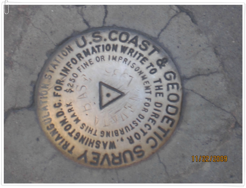 바이패스가 완공된 후버 댐(Hoover Dam)과 레이크 미드(Lake Mead)