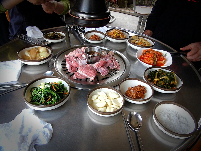 짜투리 연탄구이집 '명리동식당'
