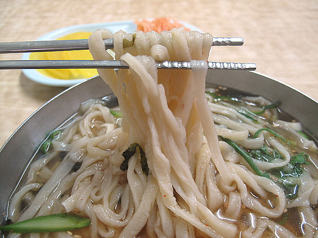 수수한 칼국수맛이 좋았던 못골시장  우정분식 .......