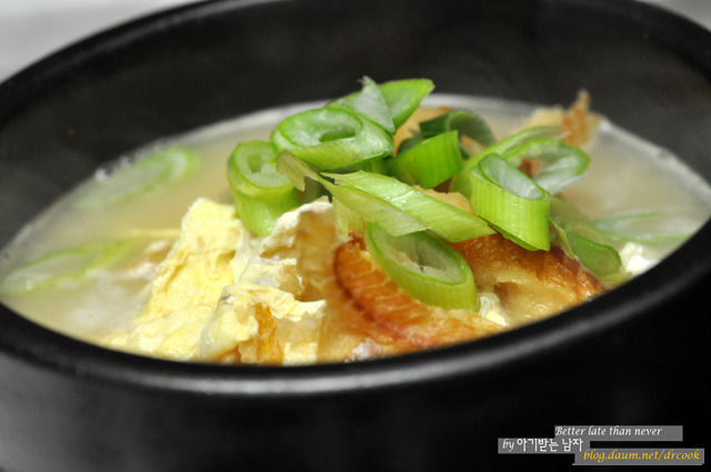 시원하고 담백한 맛의 지존...황태해장국밥