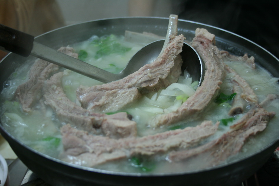 참돼지깡통구이 이미지