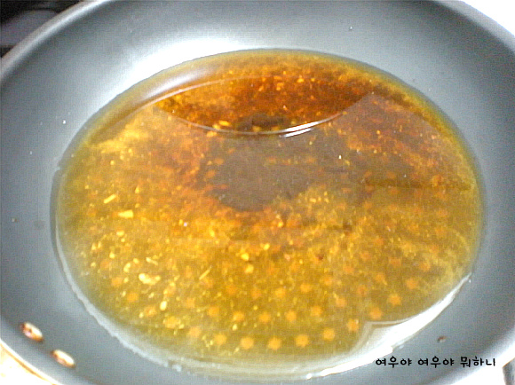 전문점보다 맛있는 간장소스치킨 드세요^^
