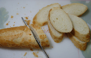 양파 싫어하는 아이들도 맛있게 먹는 바게트 새우 샌드위치