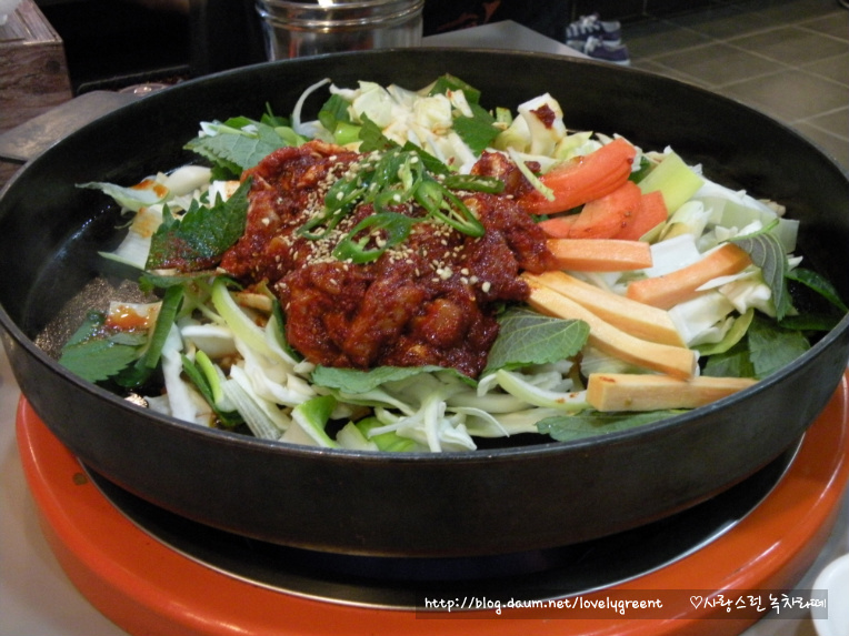 홍대 맛집/찬바람이 불면 생각나는 부대찌개 ~~수제햄이 맛있는 박가부대찌개~!!