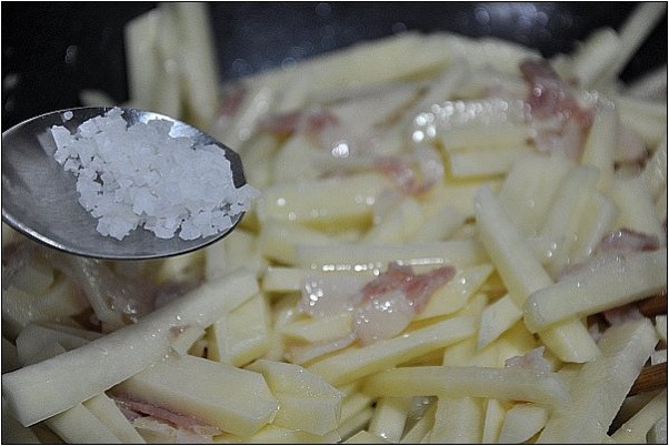 ♪ 제 철 맞은 감자반찬 2가지- 베이컨감자볶음 & 카레감자전