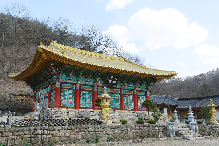 말의 귀를 닮은  마이산에서 먹는 등갈비구이