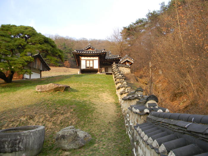 대전 무수동 유회당, 기궁재, 삼근정사