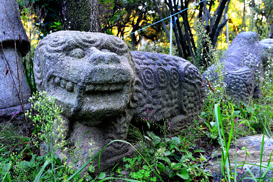 폐허 처럼 변해버린 잡초만 무성한 시크릿 가든 ~