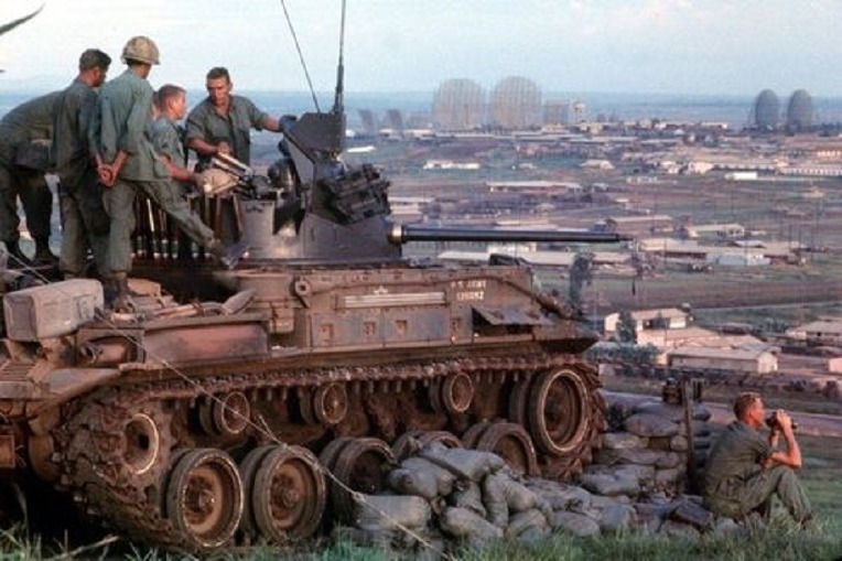 미군의 베트콩 킬러 무기였던 M42 더스터 대공 자주포- US Viet Cong Killer Weapon M42 Duster A.A Self propelled Gun 