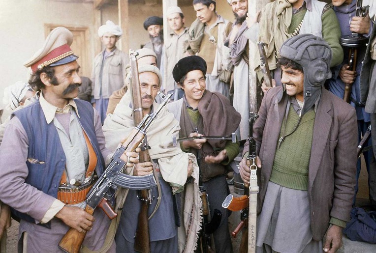 아프가니스탄 무자헤딘 노전사의 리 엔필드 소총 -Afghanistan Mujahideen old man fighter's  Lee Enfield Rifle