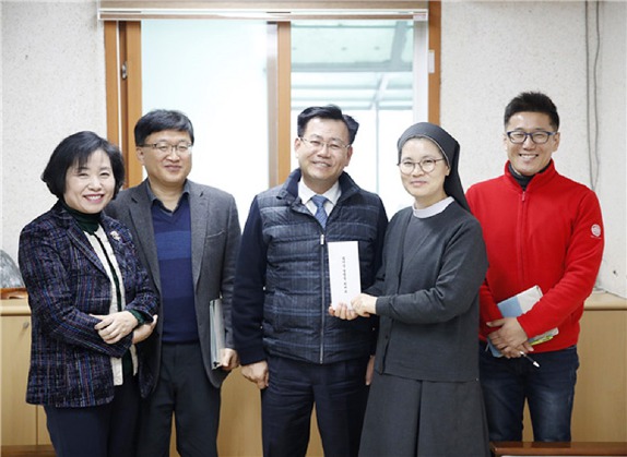 김경규 농촌진흥청장, 전주 사랑의집 방문