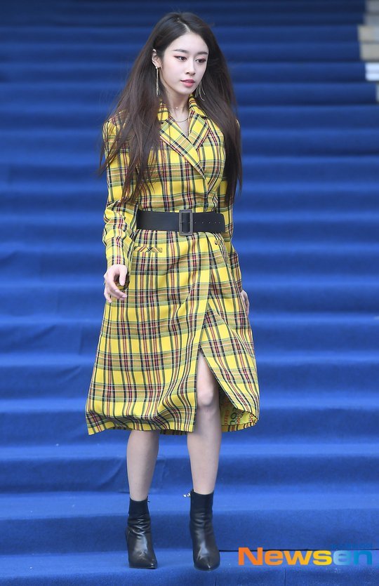 티아라 지연